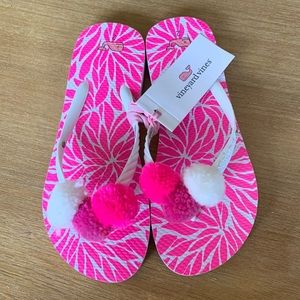 Vineyard Vines kids flip-flops. NWT.  Size 2